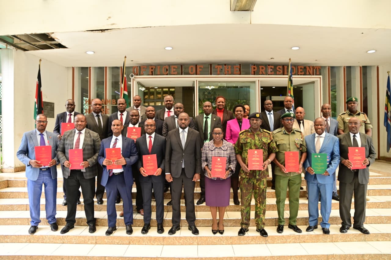 CS MURKOMEN WITNESSES SIGNING SECOND-LEVEL PERFORMANCE CONTRACTS 